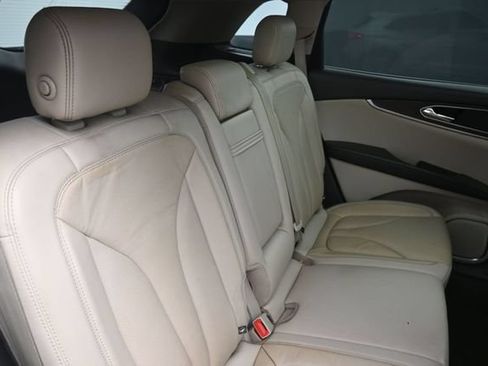 Used 2018 Lincoln MKX Reserve w/ Lincoln MKX Climate Package AWD/4WD image 35