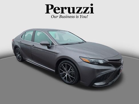 Certified 2023 Toyota Camry SE image 1
