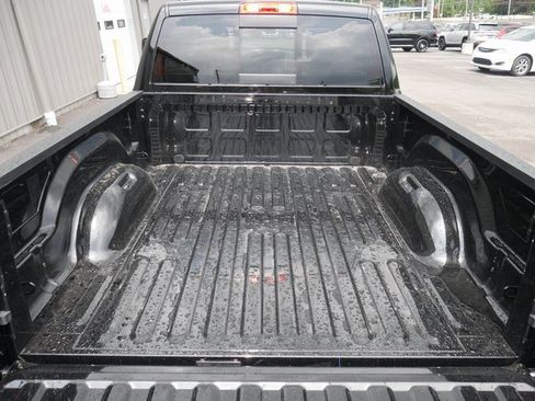 Used 2024 RAM 2500 Tradesman w/ Chrome Appearance Group image 11