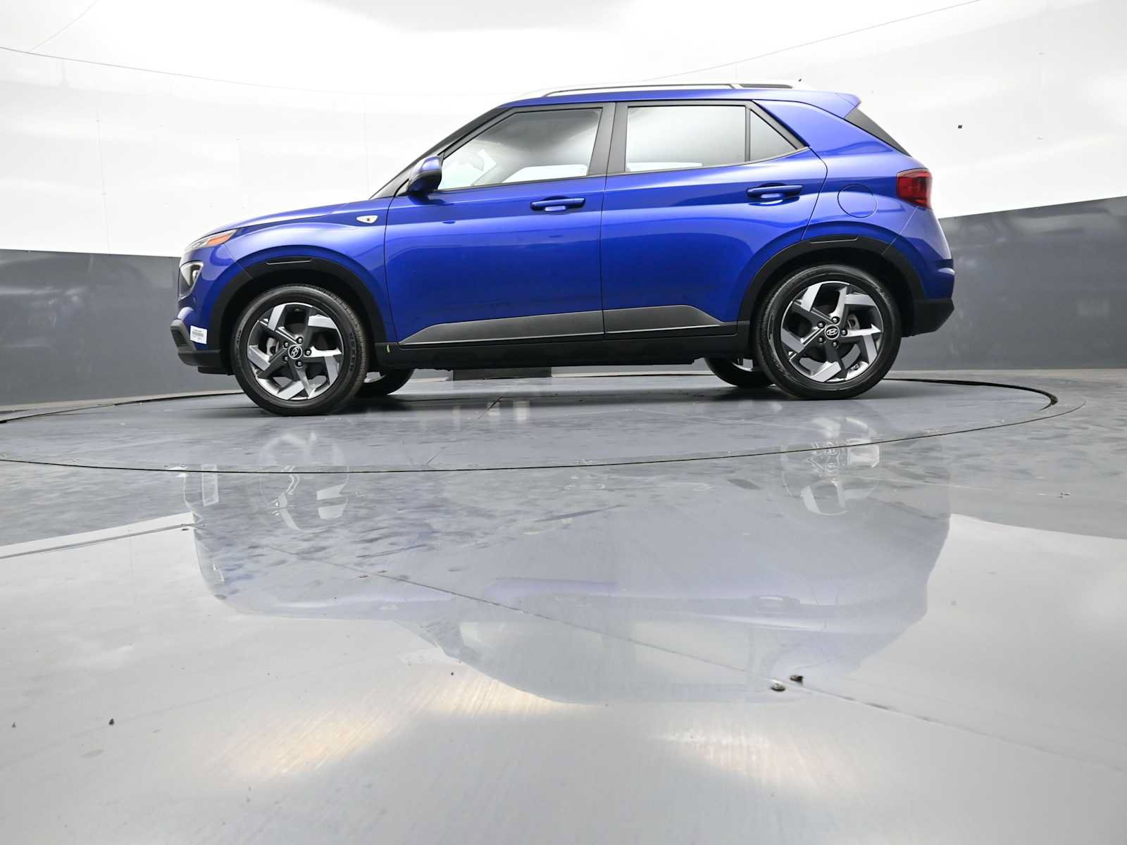 Certified 2023 Hyundai Venue SEL w/ Cargo Package FWD image 31