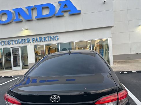 Used 2024 Toyota Corolla LE FWD image 5