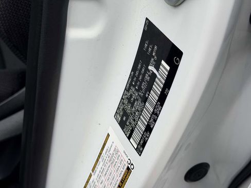 Certified 2025 Toyota 4Runner SR5 AWD/4WD image 27