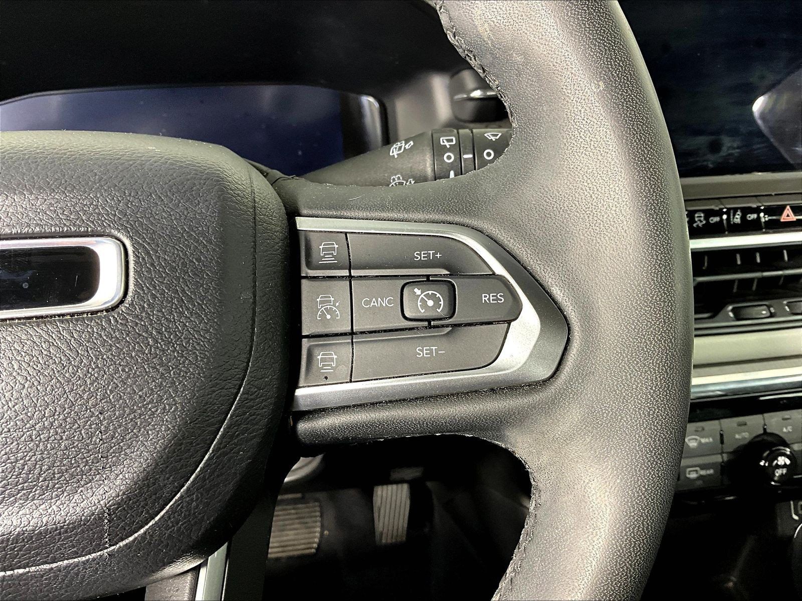 Used 2023 Jeep Compass Limited w/ Elite Group AWD/4WD image 12