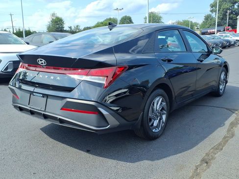 Certified 2024 Hyundai Elantra SEL FWD image 5