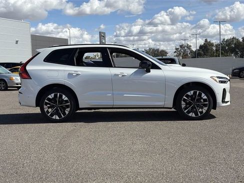 New 2026 Volvo XC60 B5 Plus w/ Climate Package PRO image 6