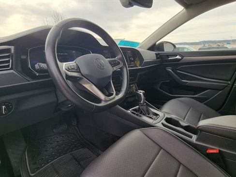 Used 2024 Volkswagen Jetta SE image 22