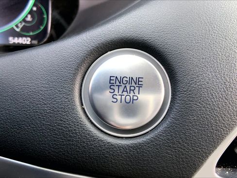 Used 2021 Hyundai Palisade Limited w/ Winter Package image 32