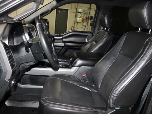 Used 2019 Ford F150 XLT w/ Equipment Group 302A Luxury AWD/4WD image 28