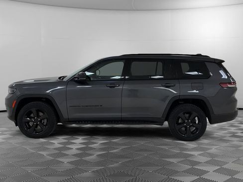 Used 2023 Jeep Grand Cherokee L Laredo AWD/4WD image 2