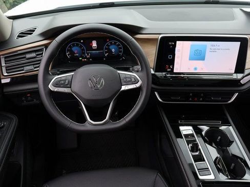 New 2026 Volkswagen Atlas SE image 15