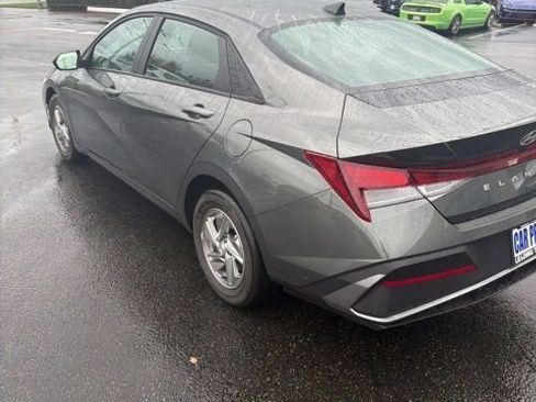 Certified 2025 Hyundai Elantra SE image 4