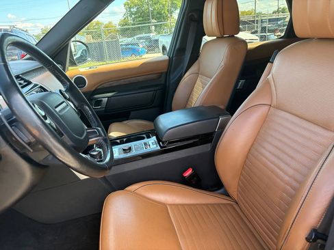 Used 2019 Land Rover Discovery HSE Luxury image 9