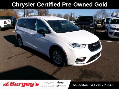 Certified 2024 Chrysler Pacifica Touring-L image 1