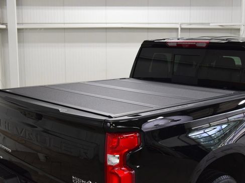 Used 2025 Chevrolet Silverado 1500 High Country AWD/4WD image 27