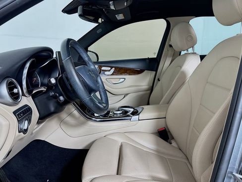 Used 2017 Mercedes-Benz GLC 300 4MATIC image 11