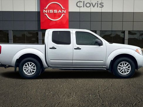 Used 2017 Nissan Frontier SV RWD image 9