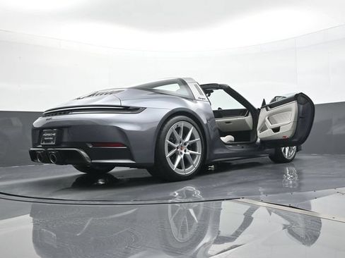 Certified 2026 Porsche 911 Targa 4 GTS AWD/4WD image 23