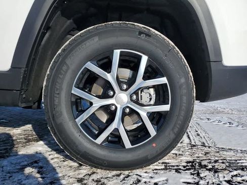 New 2026 Jeep Grand Cherokee Limited AWD/4WD image 9
