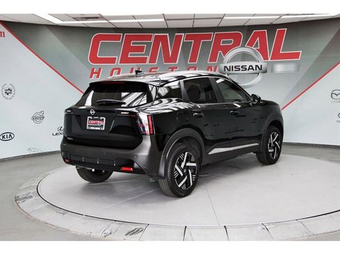 New 2026 Nissan Kicks SV w/ Charging Package image 4