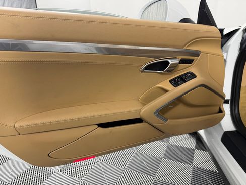 Used 2014 Porsche 911 Carrera 4S image 14