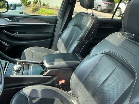 Used 2021 Jeep Grand Cherokee L Overland image 18