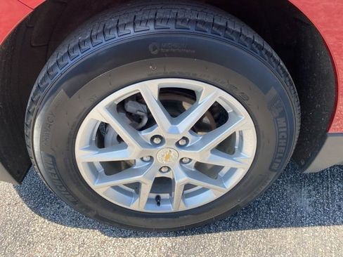 Used 2024 Chevrolet Equinox LT w/ LPO, Floor Liner Package FWD image 12