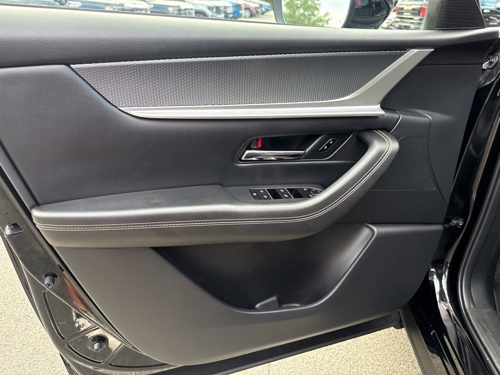 Used 2024 MAZDA CX-90 Plug-In Hybrid w/ Preferred AWD/4WD image 16