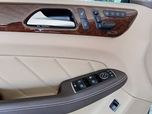 Used 2015 Mercedes-Benz GL 450 4MATIC image 23