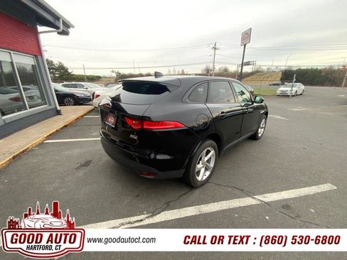 Used 2017 Jaguar F-PACE Premium image 8