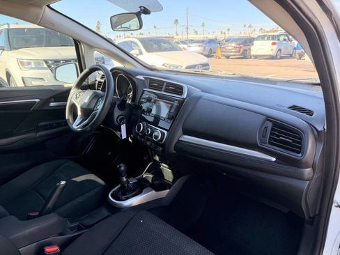 Used 2019 Honda Fit LX image 29