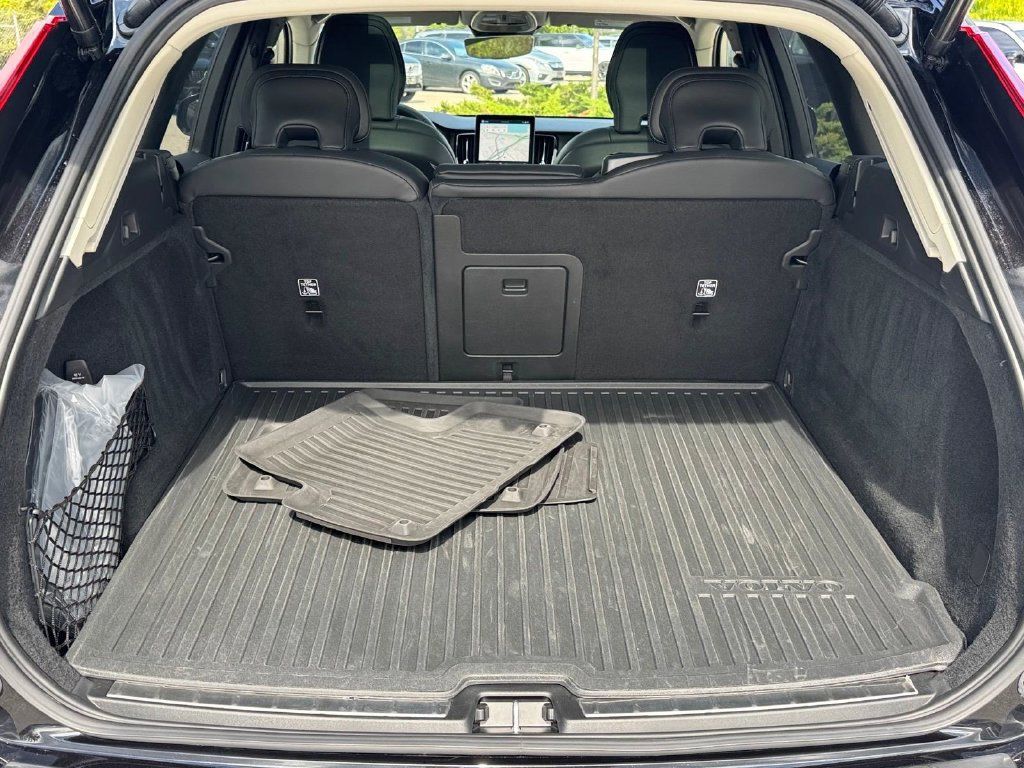 Certified 2026 Volvo XC60 B5 Ultra AWD/4WD image 5