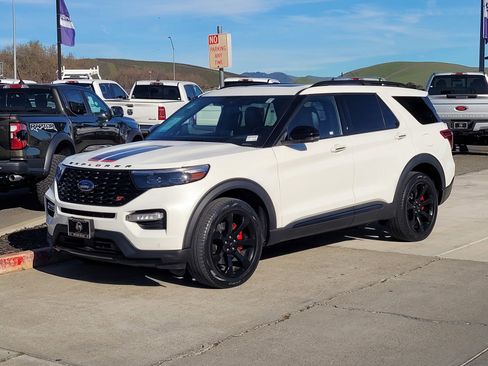 Used 2023 Ford Explorer ST w/ Equipment Group 401A image 8