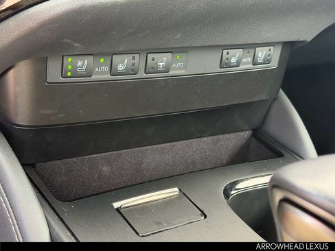 Used 2025 Lexus ES 300h w/ Premium Package FWD image 30
