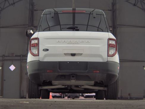 Used 2021 Ford Bronco Sport Badlands image 9