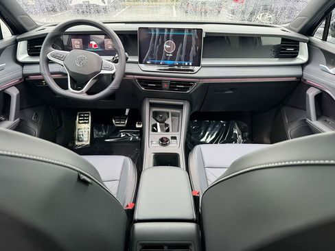 New 2026 Volkswagen Tiguan SE R-Line FWD image 26