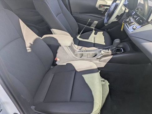 Used 2025 Toyota Corolla LE image 18