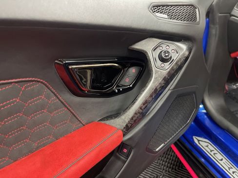 Used 2020 Lamborghini Huracan EVO image 21