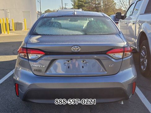 Used 2024 Toyota Corolla LE image 5