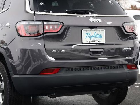 Used 2024 Jeep Compass Latitude image 8