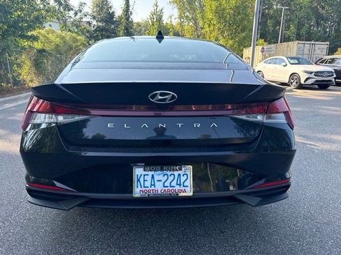 Used 2021 Hyundai Elantra SEL w/ Convenience Package FWD image 14