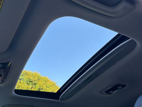 Used 2021 Kia Seltos EX image 16