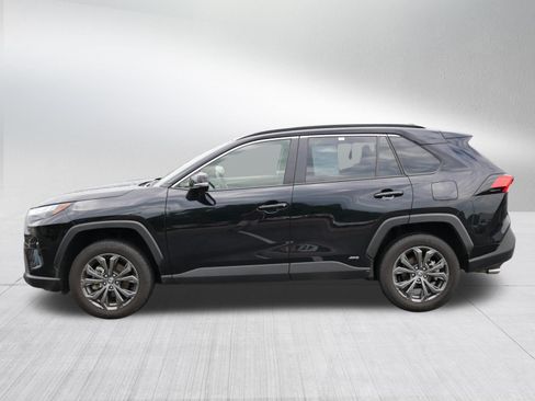 Certified 2025 Toyota RAV4 XLE Premium AWD/4WD image 4