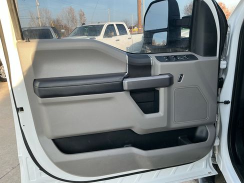 Used 2019 Ford F250 XLT w/ FX4 Off-Road Package image 11