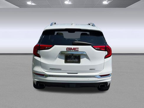 Used 2018 GMC Terrain Denali w/ GMC Pro Grade Package AWD/4WD image 9