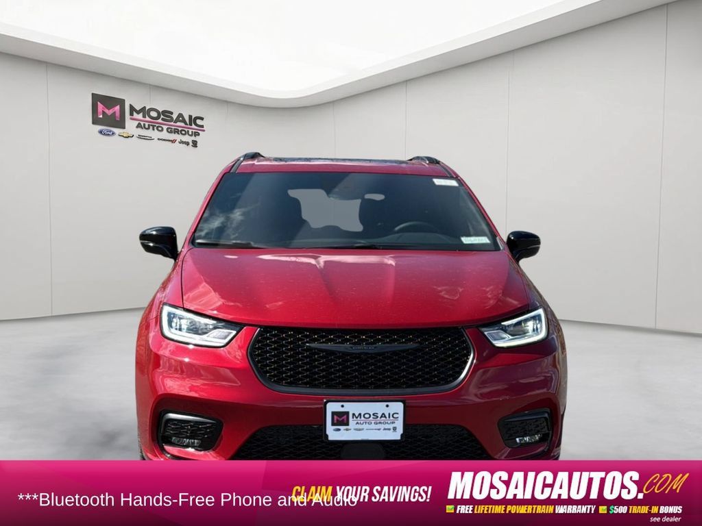 New 2026 Chrysler Pacifica Select w/ S Appearance Package AWD/4WD image 2
