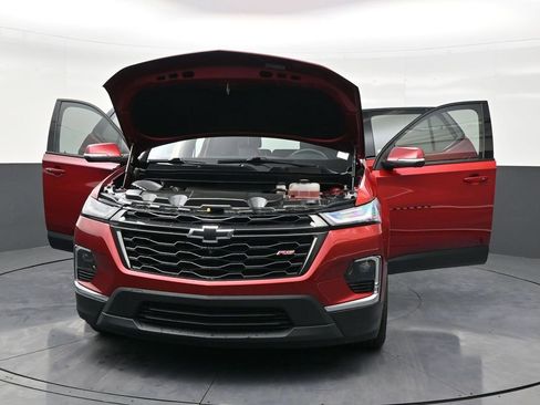Used 2022 Chevrolet Traverse RS image 34