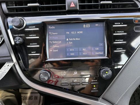 Used 2019 Toyota Camry SE FWD image 22