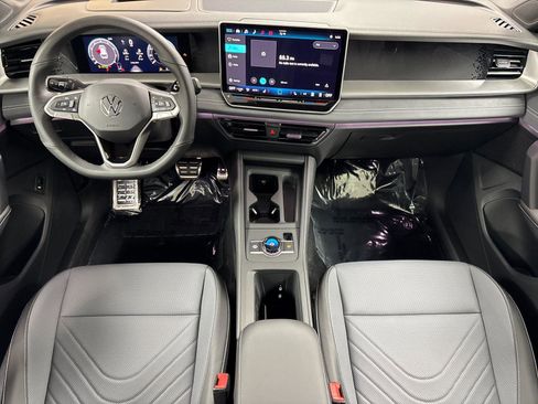 New 2026 Volkswagen Tiguan SE R-Line AWD/4WD image 12