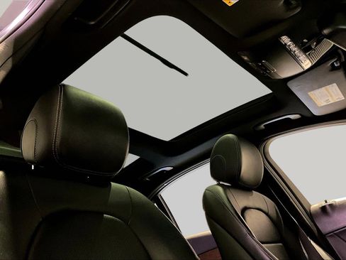 Used 2018 Mercedes-Benz C 300 C 300 image 25