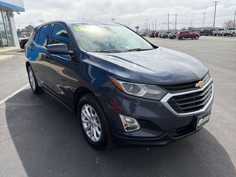 Used 2018 Chevrolet Equinox LT image 3